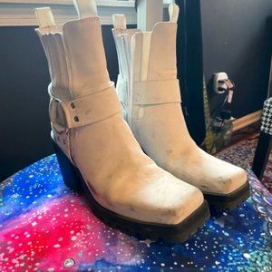 Jeffery Campbell ELKINS-BK Ivory nubuck booties size 7.5
